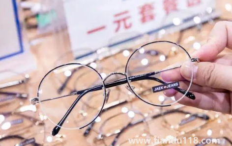只知道度數(shù)可以網上配眼鏡嗎3