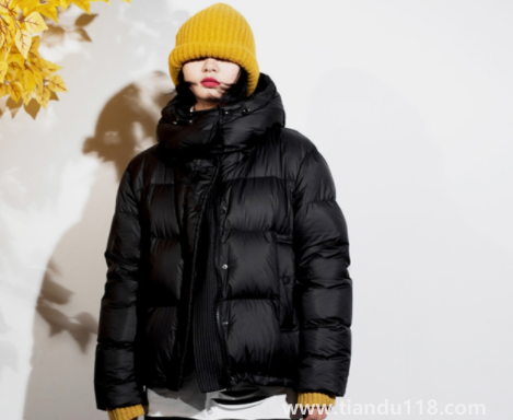 鵝絨服有味道是假的嗎1